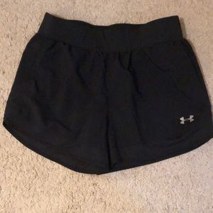 Womens large black under armour shorts